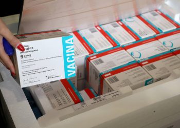 Paraná receberá nesta semana mais 451,7 mil vacinas da AstraZeneca