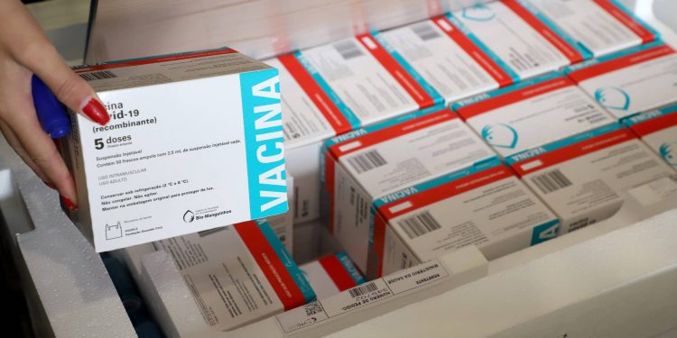 Paraná receberá nesta semana mais 451,7 mil vacinas da AstraZeneca