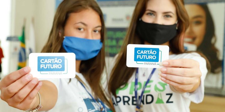 Projeto de lei amplia alcance do Cartão Futuro para jovens de até 21 anos