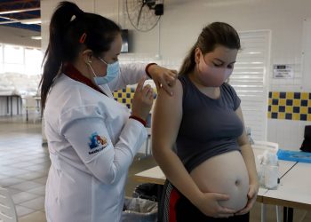 Paraná volta a incluir gestantes sem comorbidades na vacinação contra a Covid-19
