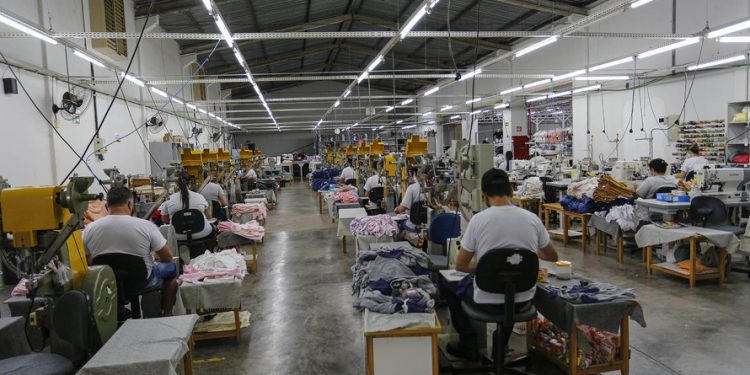 Fomento Paraná disponibiliza mais recursos e anuncia aumento de limites operacionais