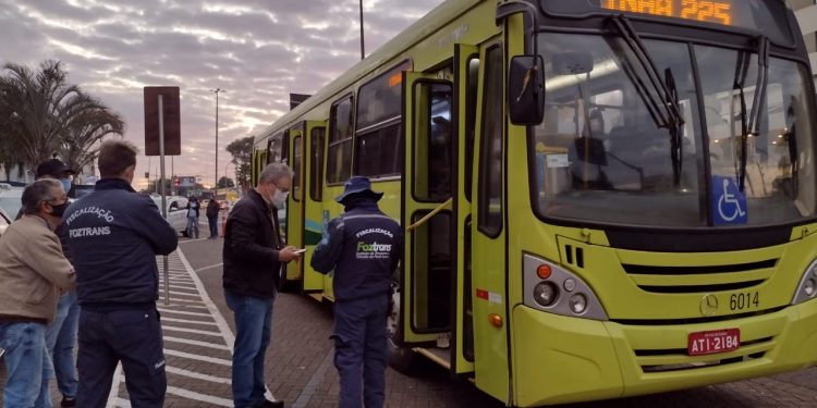 Fiscalização do Município realiza blitz no transporte coletivo