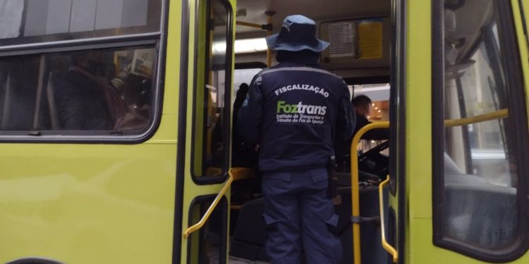 Fiscalização do Município realiza blitz no transporte coletivo