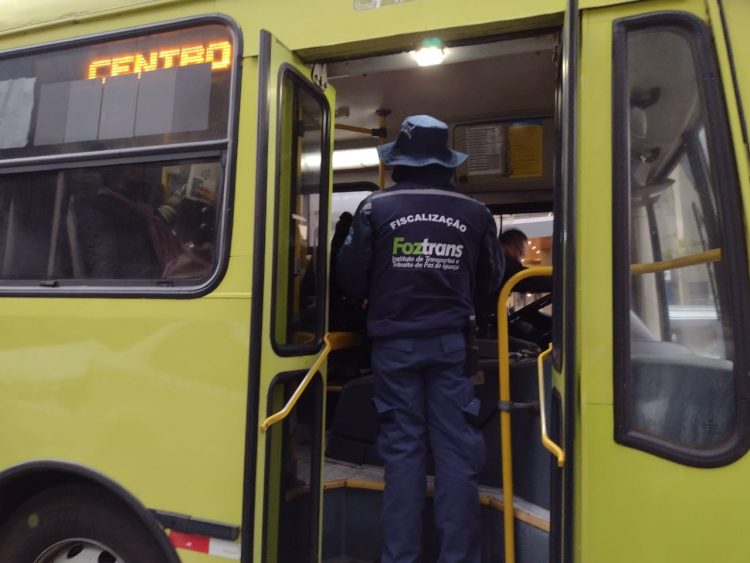 Fiscalização do Município realiza blitz no transporte coletivo