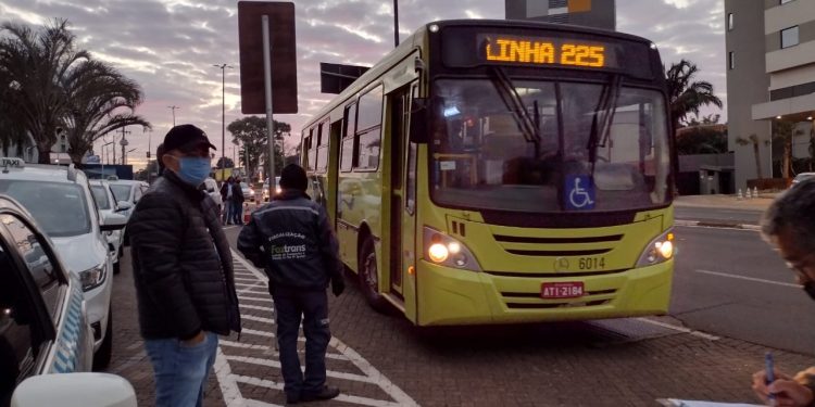Fiscalização do Município realiza blitz no transporte coletivo