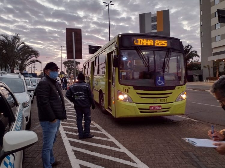 Fiscalização do Município realiza blitz no transporte coletivo
