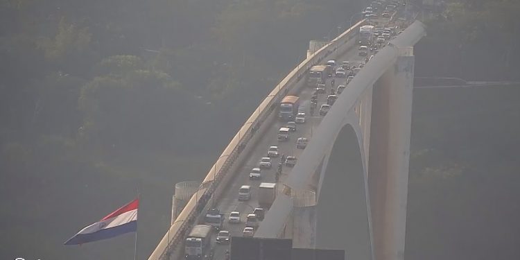 Trânsito na Ponte da Amizade está liberado nesta quarta-feira