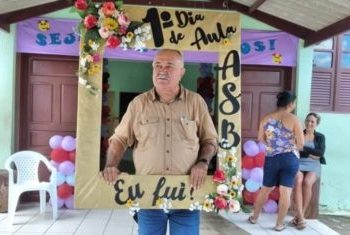 Professor de religião manda nude em grupo de alunos em aplicativo