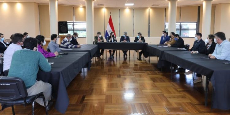 Paraguai pede ao governo brasileiro ajuda com envio de oxigênio a hospitais