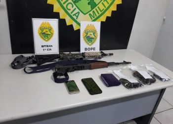 Troca de tiros com a polícia termina com 3 presos, um morto e um fugitivo no Paraná