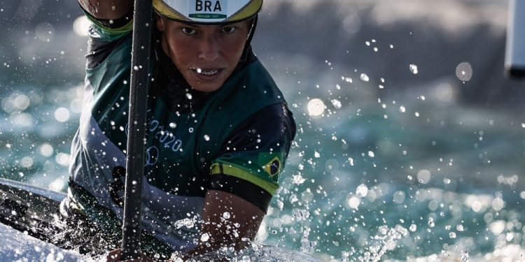 Ana Sátila fecha na 13ª colocação e fica fora da final da canoagem Slalom K1