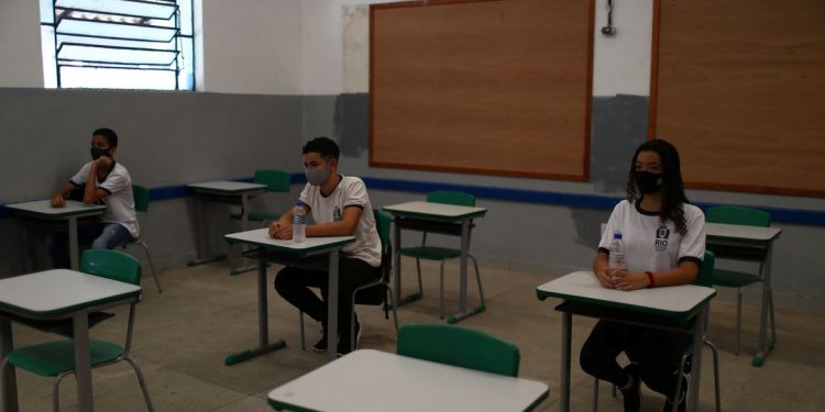 Ministro da Educação defende retorno das aulas presenciais