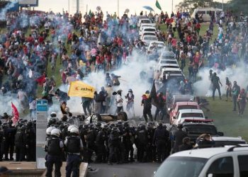 Greve dos caminhoneiros tem baixa adesão