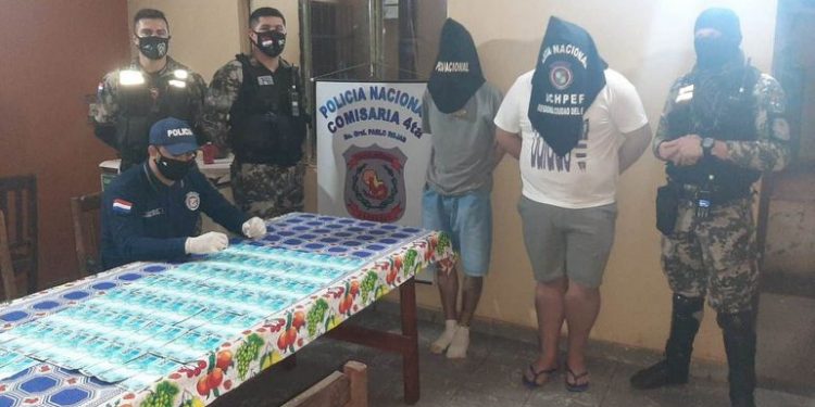 Brasileiros são suspeitos de tentar trocar notas falsas de real no Paraguai