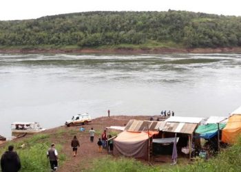 Rapaz é assassinado enquanto cruzava o Rio Paraná