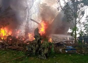 Número de mortos em acidente aéreo nas Filipinas sobe para 50