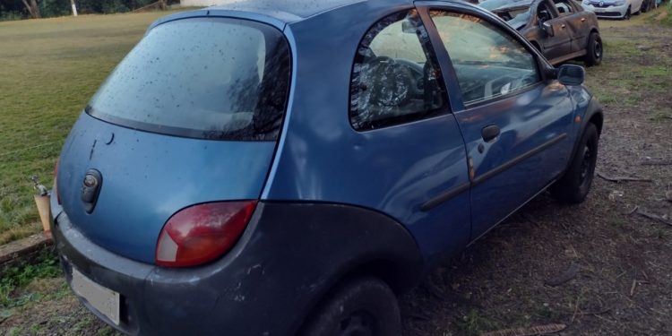 Carro suspeito de dar fuga a assaltantes que balearam Guarda Municipal é apreendido