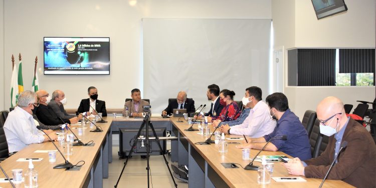 Redução tarifária da energia de Itaipu virá com pagamento da dívida da usina