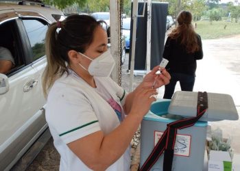 Paraguai baixa faixa etária e inicia vacinação a partir dos 35 anos