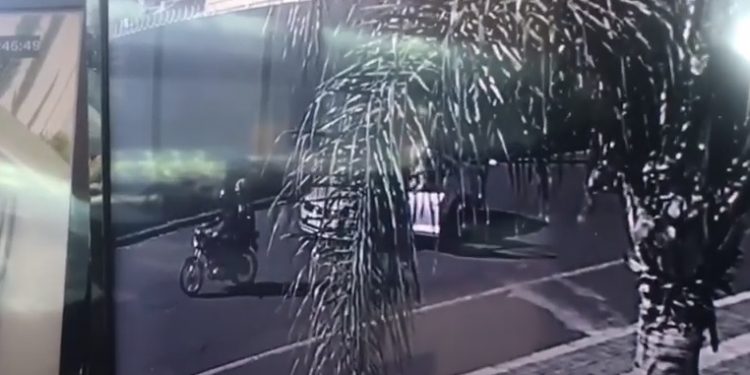 Policial militar tem arma roubada durante assalto em Foz do Iguaçu