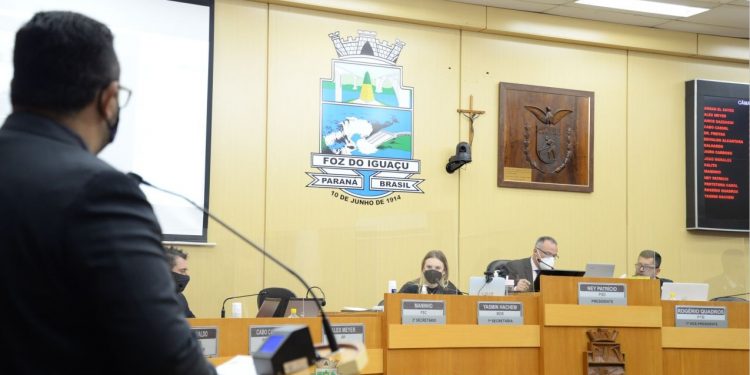 Vereadores questionam UTI pediátrica na rede municipal de saúde em Foz