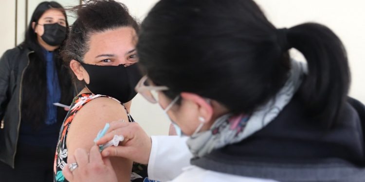 Prefeitura de Foz abre agendamento para vacinação contra a Covid em pessoas com 40 anos