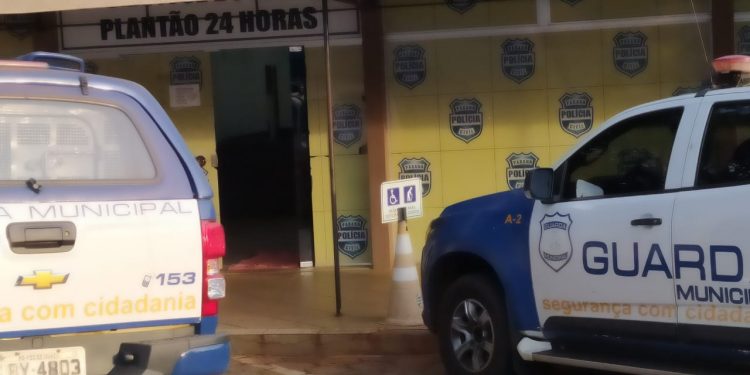 Carro suspeito de dar fuga a assaltantes que balearam Guarda Municipal é apreendido