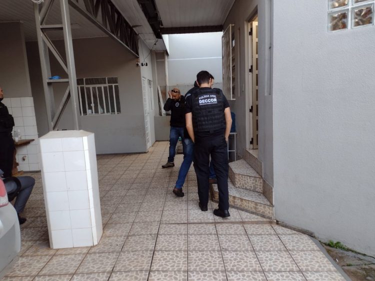 Advogado é alvo de operação da PC contra falsificação de identidade em Foz