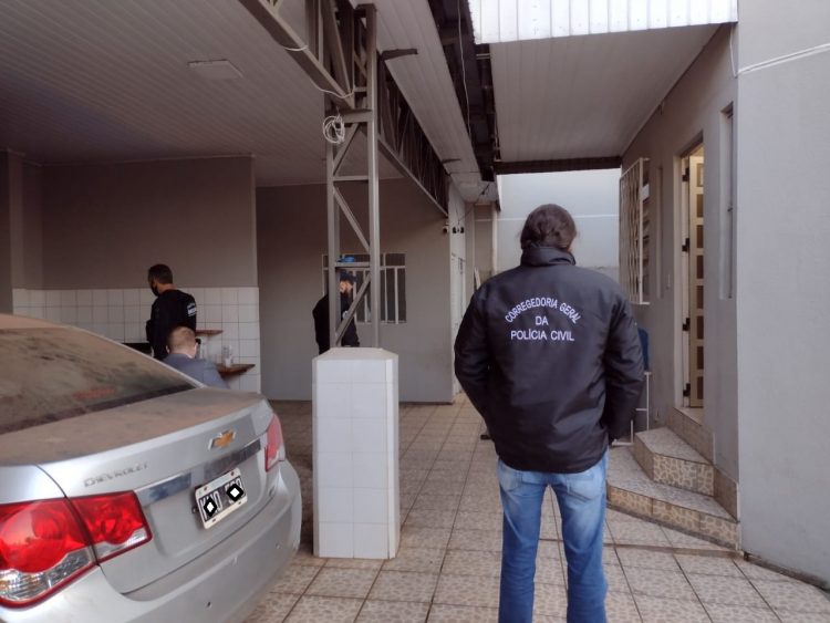 Advogado é alvo de operação da PC contra falsificação de identidade em Foz