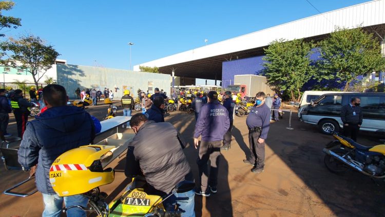 Mototaxistas são alvos de fiscalização na 1ª fase ostensiva da Operação Escudo