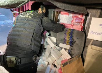 Ônibus com fundo falso é apreendido no primeiro dia da Operação Escudo
