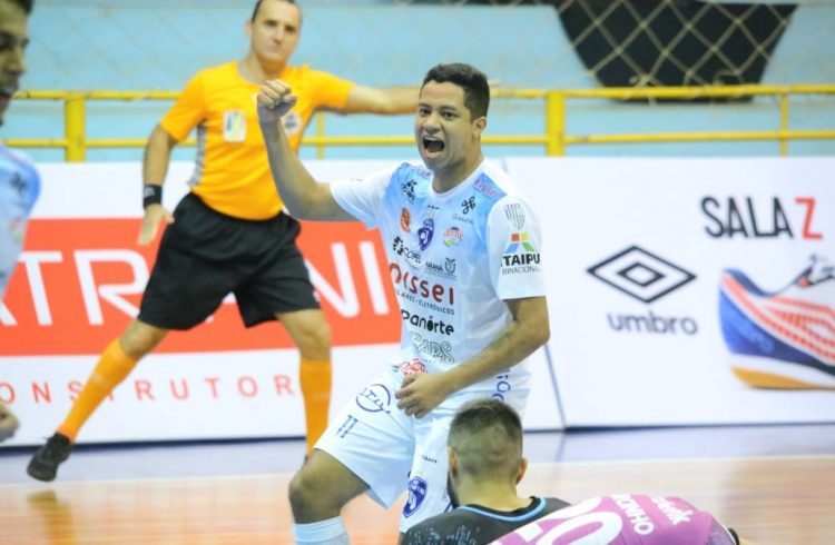 Foz Cataratas Poker Futsal vence de virada o Tubarão e mantém liderança no grupo C da Liga