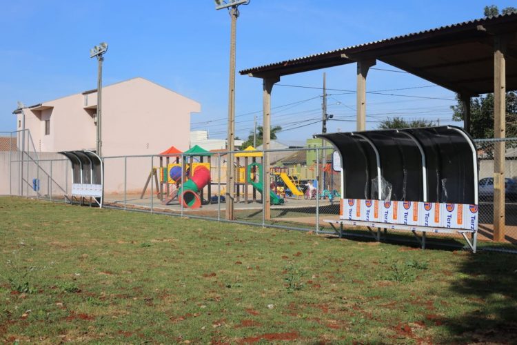 Construção de área de lazer no Jardim Dona Fátima entra em fase final
