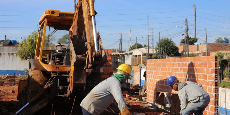 Escola Municipal Duque de Caxias terá nova quadra poliesportiva coberta