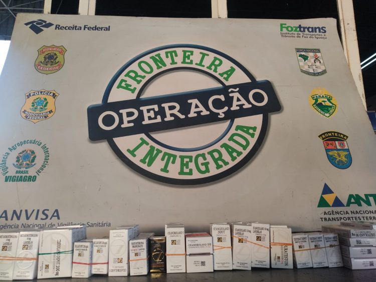 Receita Federal realiza apreensões de moeda e anabolizantes na Ponte Internacional da Amizade