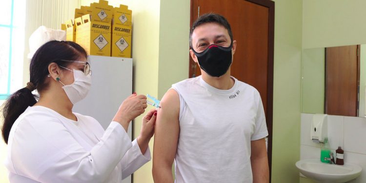 Foz aplicou mais de 18 mil doses de vacina contra Covid-19 no fim de semana