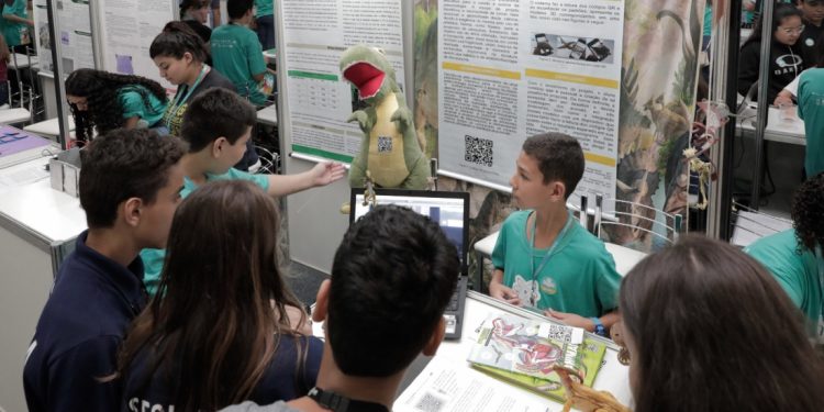 FIciencias abre inscrições para estudantes apresentarem seus projetos de pesquisa