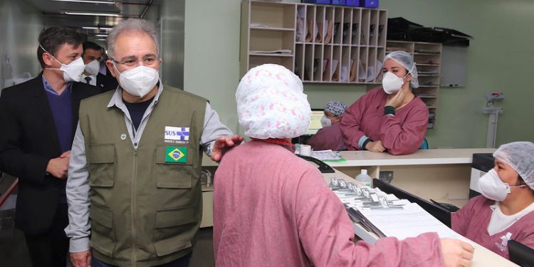 Investimentos no hospital municipal de Foz ficarão como legado para o SUS, diz ministro