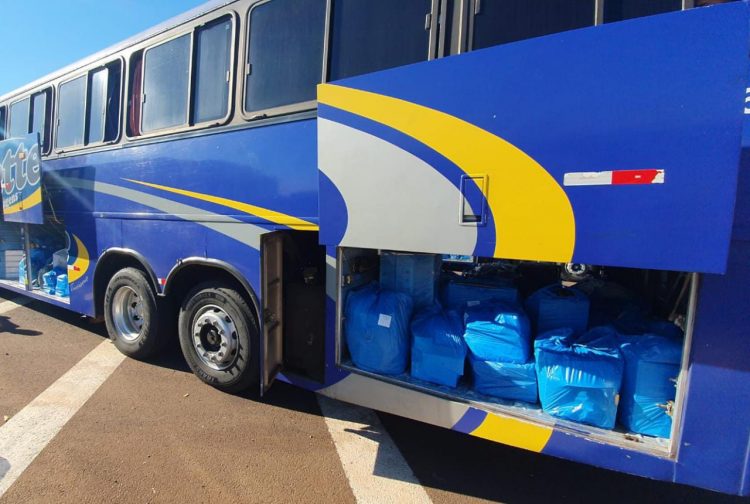 Operação Escudo retém dois ônibus de turismo em STI