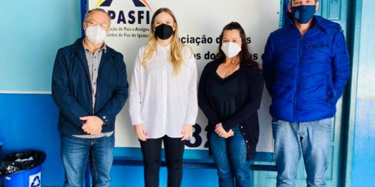 Vereadores de Foz dialogaram sobre a ampliação do serviço de intérprete de libras com a Apasfi