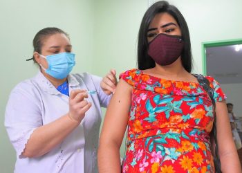 Ministério da Saúde orienta aplicação das vacinas Pzifer ou Coronavac em gestantes ou puérperas que receberam a primeira dose da AstraZeneca