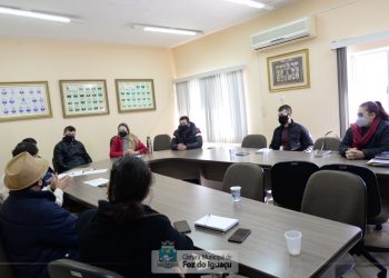 Câmara intermedia diálogo entre livreiros, núcleo de livrarias e Secretaria de Educação para discutir aquisição de livros