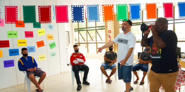 Jovens de Foz do Iguaçu vão produzir videoclipe de rap e livro em iniciativa da Itaipu e Guarda Mirim