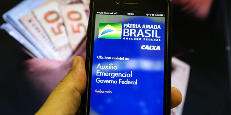 Trabalhadores nascidos em junho podem sacar auxílio emergencial