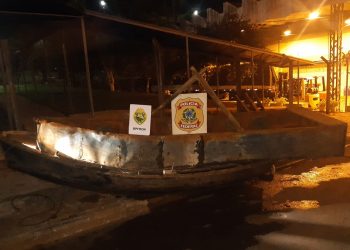 PF apreende canoa utilizada para contrabando no Rio Paraná