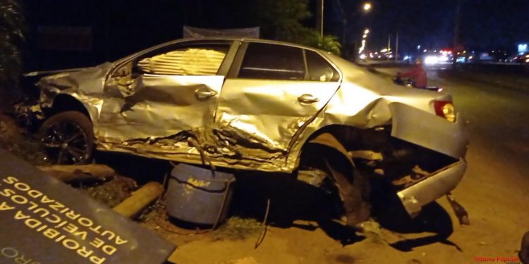 Colisão e capotamento deixa quatro feridos na BR-277, em Três Lagoas