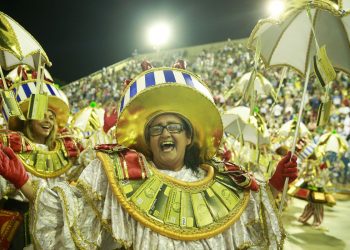 Com vacinação completa, Rio poderá ter carnaval em 2022, diz Paes