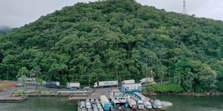 Empresa que faz travessia em Guaratuba pode ter contrato suspenso, diz CGE