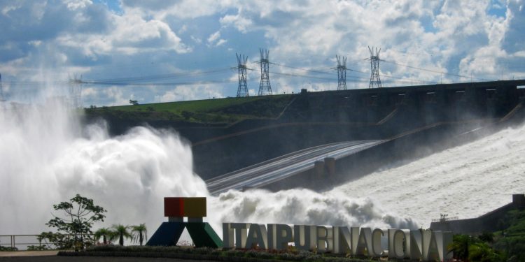 Pesquisa da Unioeste busca identificar características do consumo de energia em Foz