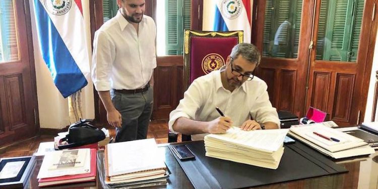 Presidente do Paraguai promulga lei sobre auditoria de contas em Itaipu e Yacyretá